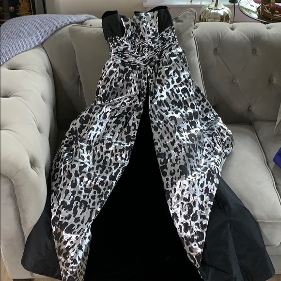 Lawrence gown - Picture 13 of 16